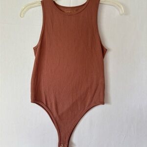 Elegant Ribbed Bodysuit in Warm Brown